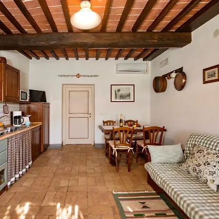 Popoltaio-schiacciato Sleeps 2 Pool T762685